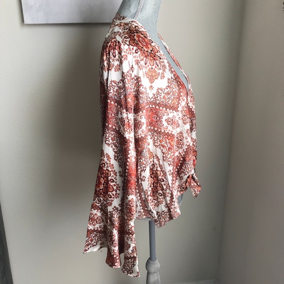 💕1 LEFT💕Sexy Boho Print Tie Front Top - Picture 6 of 8
